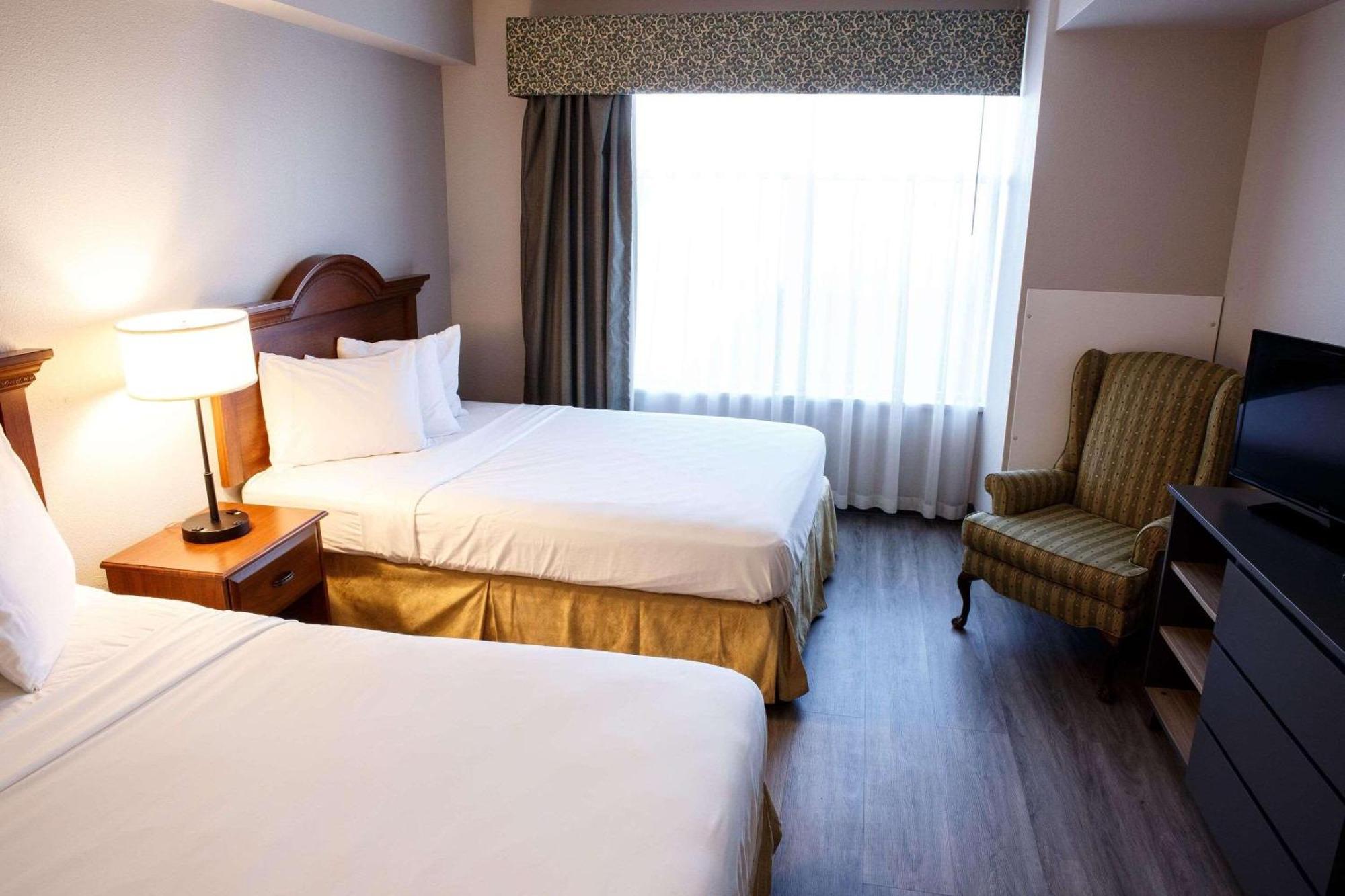 Country & By Radisson, Harrisburg West Hotel