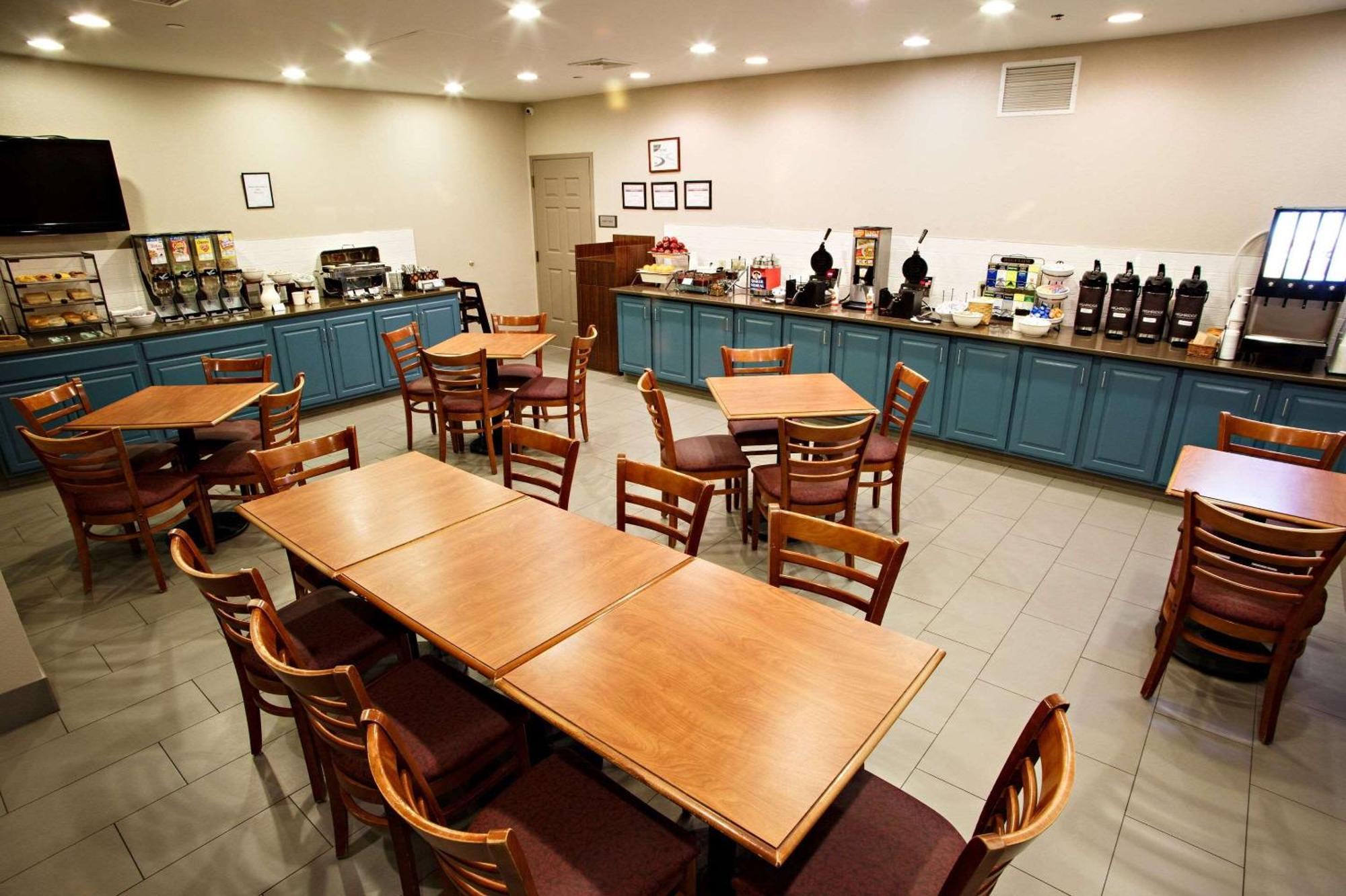 Hotel Country & By Radisson, Harrisburg West Mechanicsburg