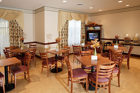 Hotel Country & By Radisson, Harrisburg West