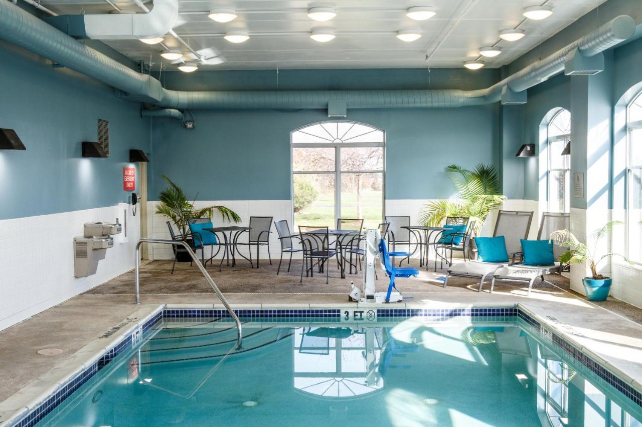 Hotel Country & By Radisson, Harrisburg West