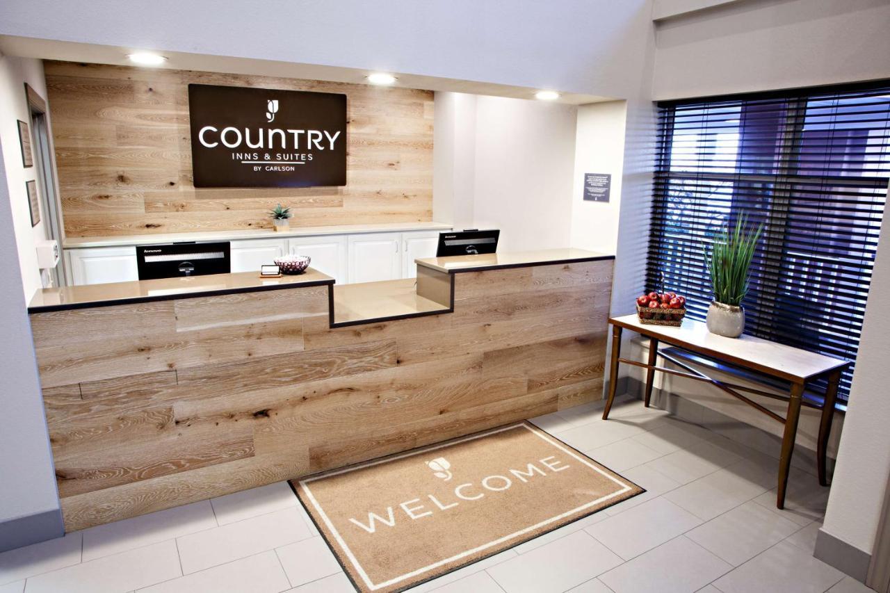 Hotel Country & By Radisson, Harrisburg West Mechanicsburg