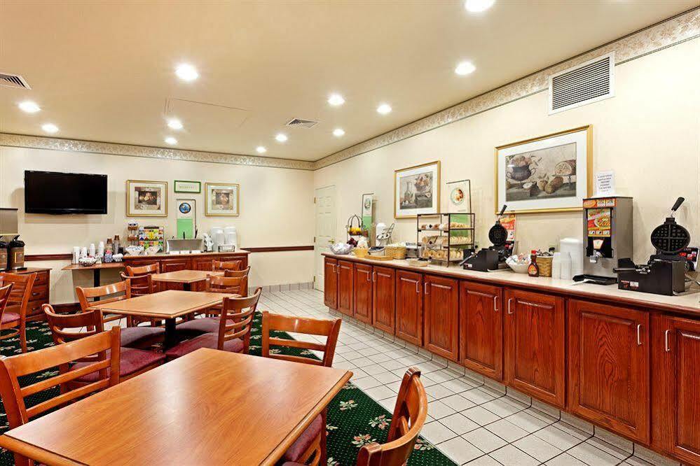 Hotel Country & By Radisson, Harrisburg West 3*